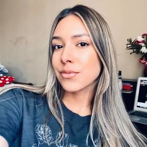 Meet your Posher, Carolina